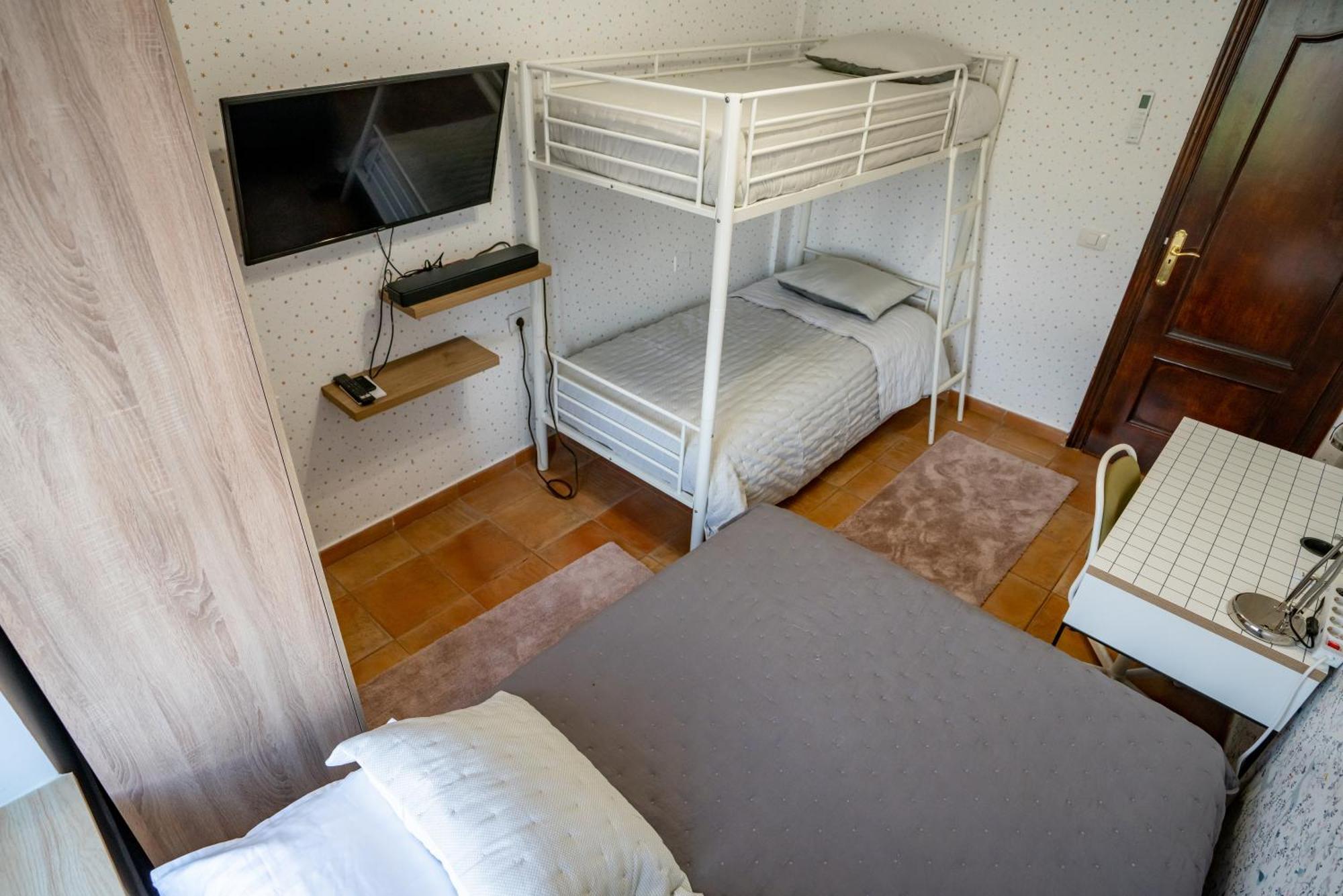 Casa Julio - Alcala Complete Coastal Retreat - Entire Apartment - 3 Min Walk From The Ocean - Shared Entrance With Host Ngoại thất bức ảnh