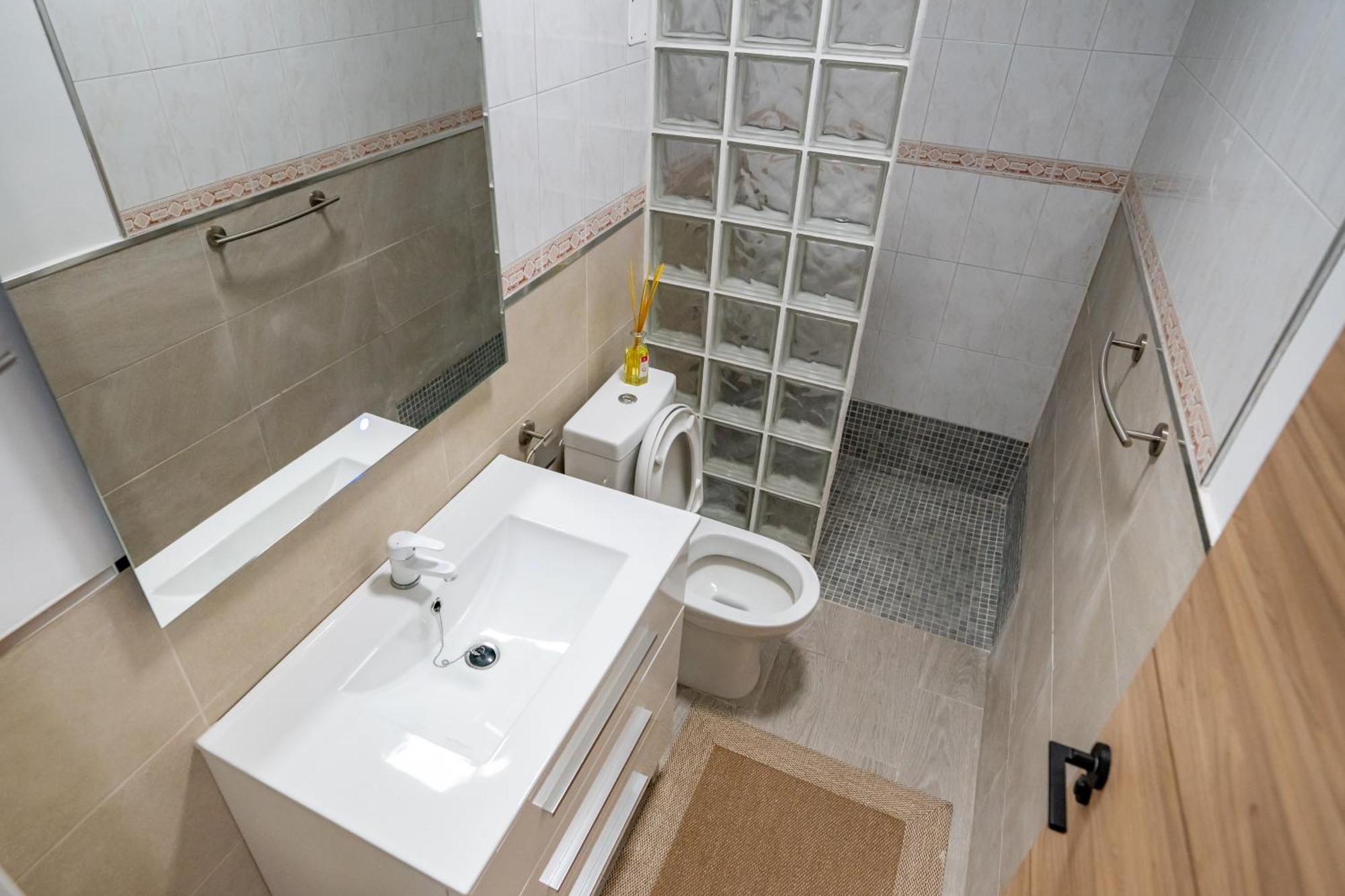 Casa Julio - Alcala Complete Coastal Retreat - Entire Apartment - 3 Min Walk From The Ocean - Shared Entrance With Host Ngoại thất bức ảnh