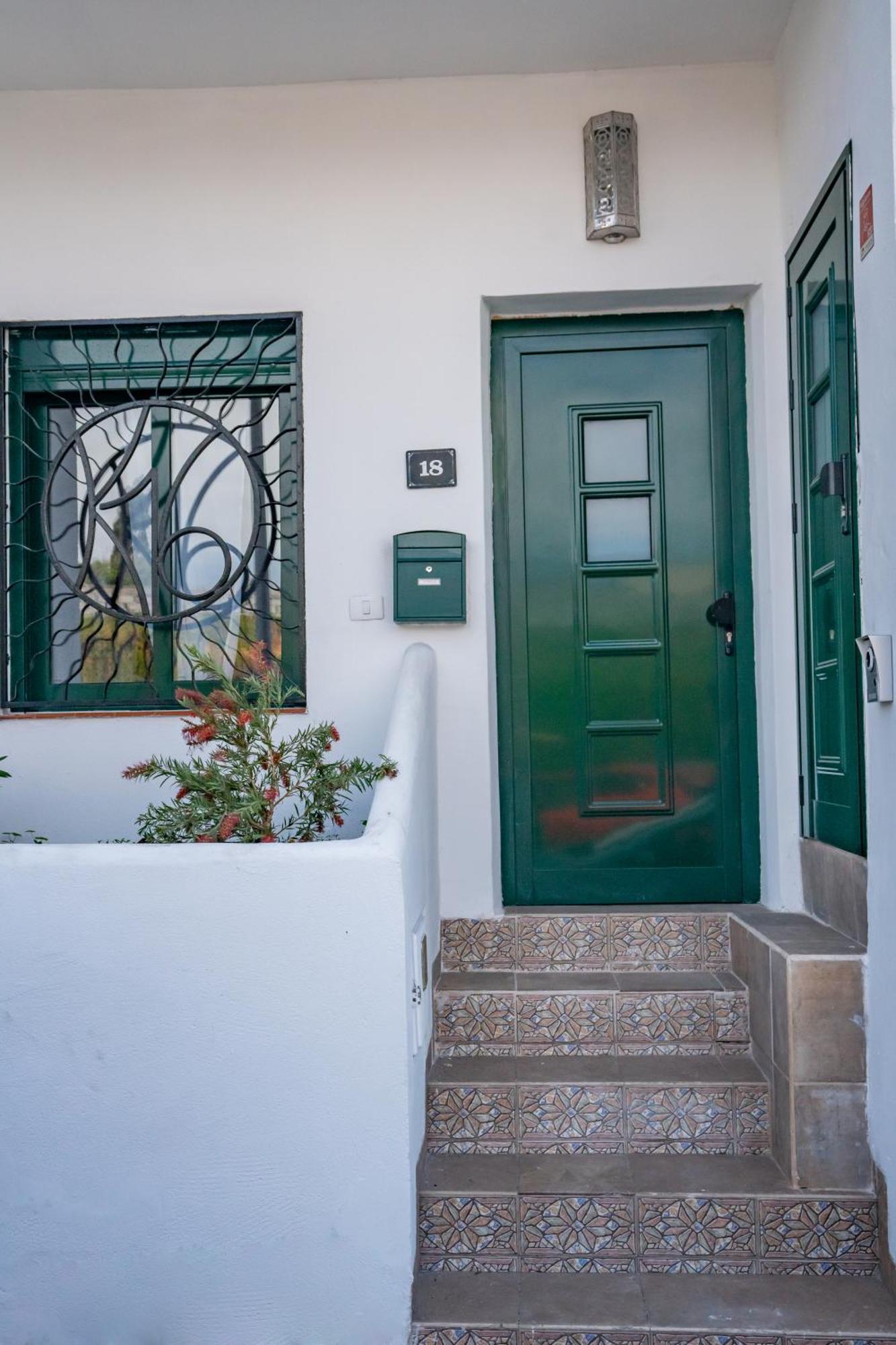Casa Julio - Alcala Complete Coastal Retreat - Entire Apartment - 3 Min Walk From The Ocean - Shared Entrance With Host Ngoại thất bức ảnh