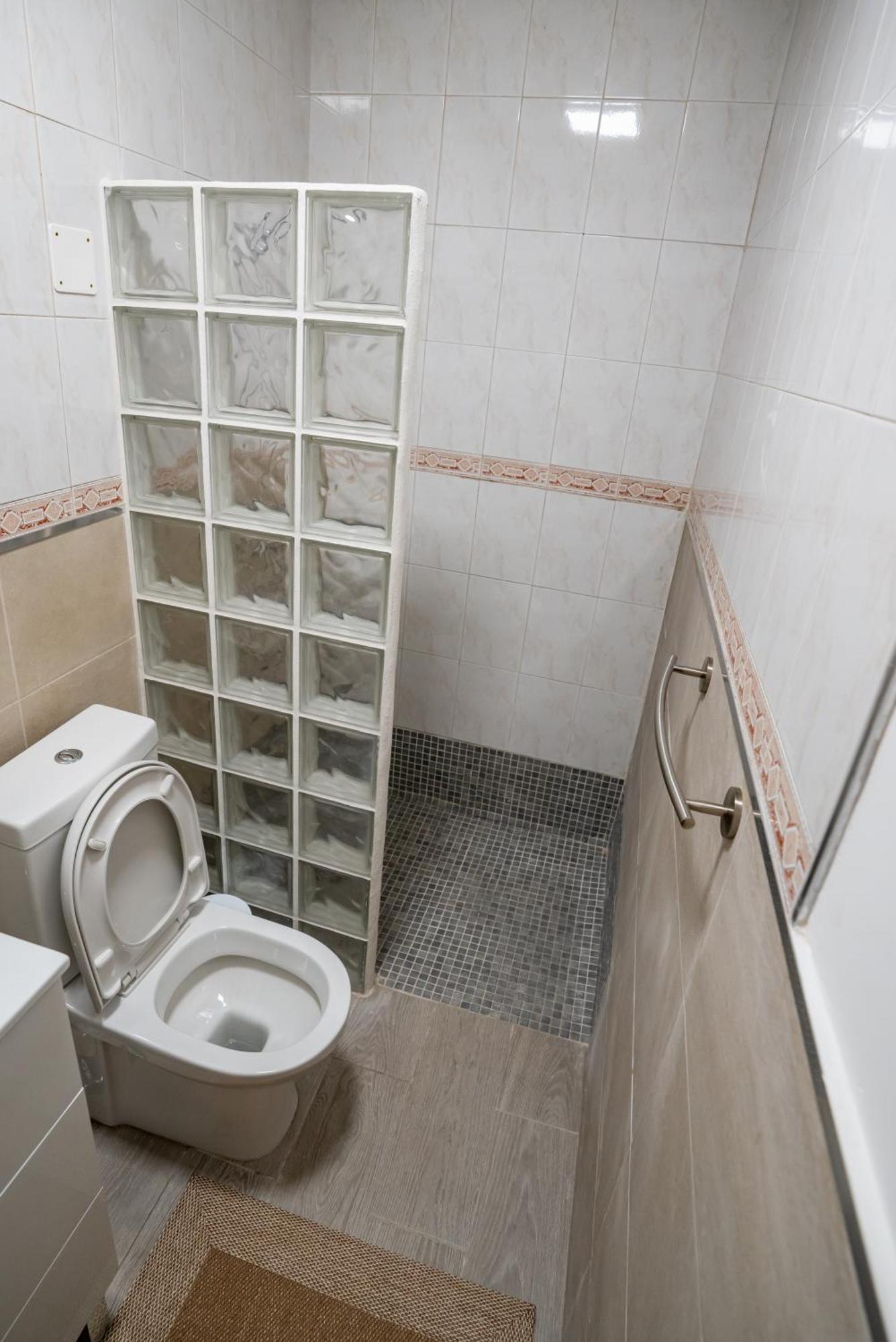 Casa Julio - Alcala Complete Coastal Retreat - Entire Apartment - 3 Min Walk From The Ocean - Shared Entrance With Host Ngoại thất bức ảnh